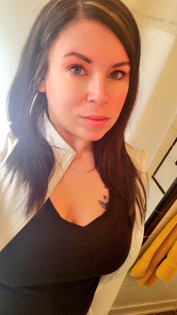 MANDA65769142's tweet photo. #findomgoddess #findom https://t.co/a1FEyIpLzv
