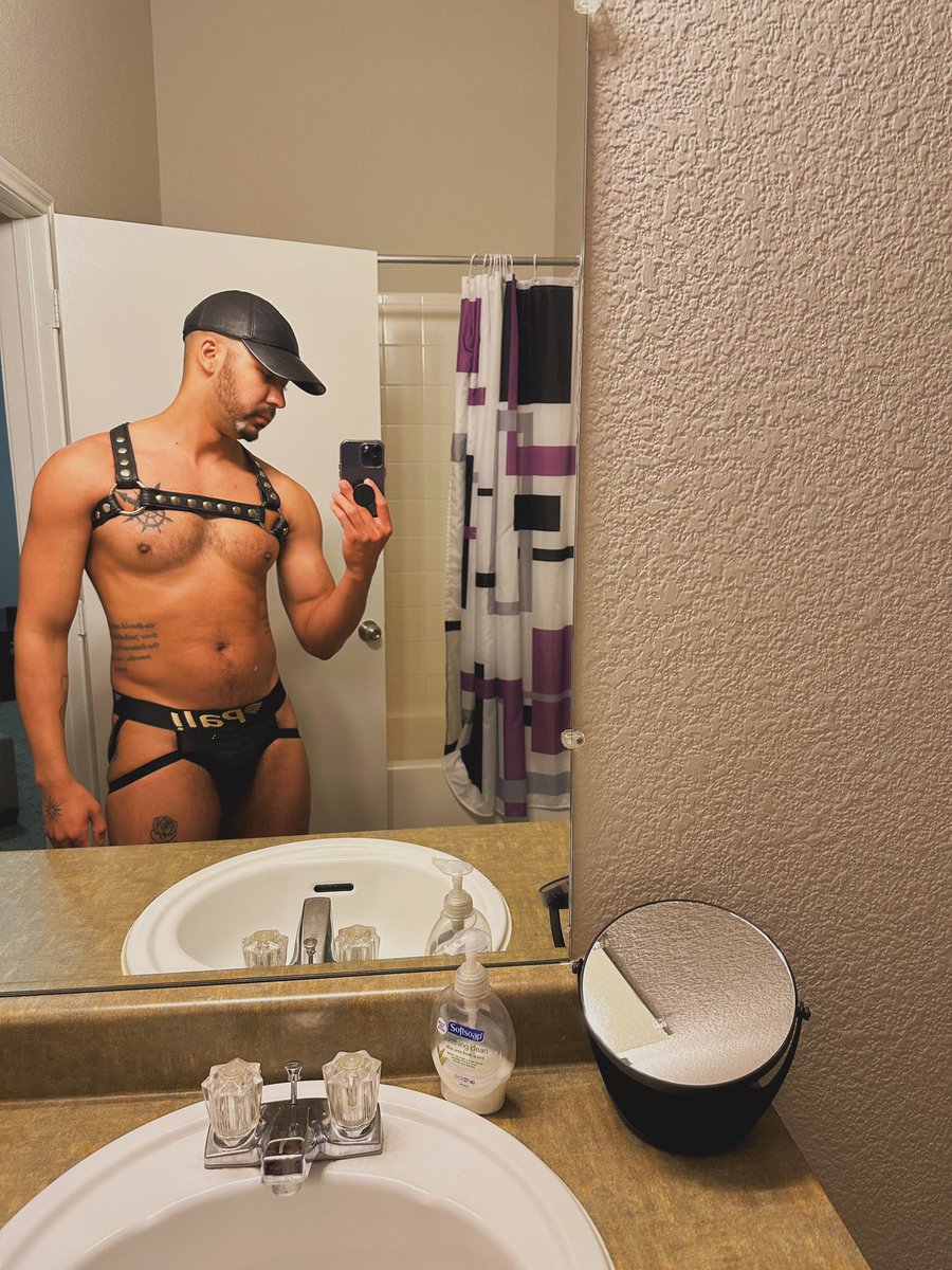 the1ryder's tweet photo. Underwear night https://t.co/vvLMd1rECz