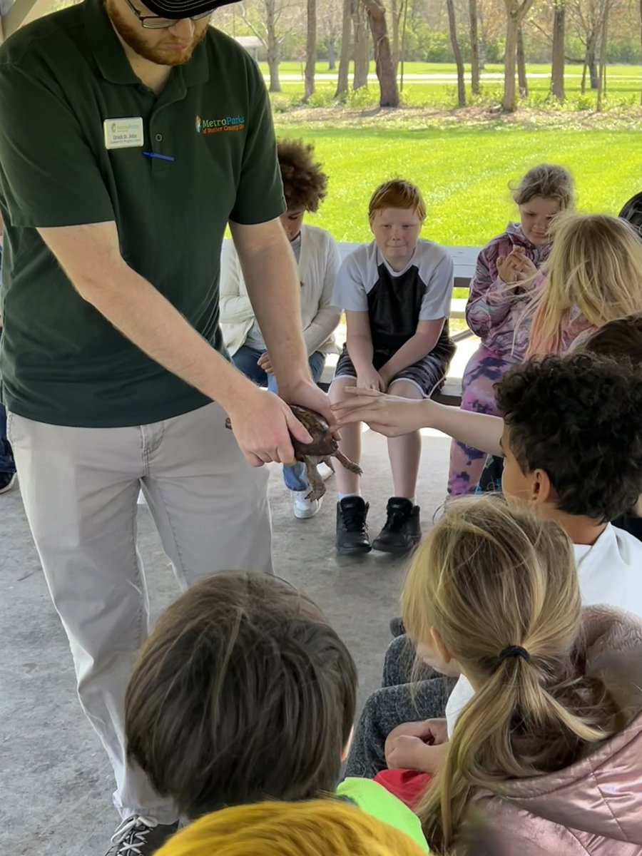 Yesterday, our 3rd and 4th students took a field trip to a local park to learn about how animals move and live in their local habitats. Turned out to be a beautiful day! <a href="/AmandaEleTweets/">Amanda Elementary</a> <a href="/MiddletownOH/">Middletown City Schools</a>