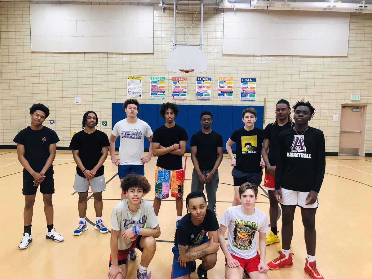 MNNation7's tweet photo. Another good practice 
We’re showing a lot of team growth 
Love, appreciate and respect @coreydotson123 @JulianJones22 @yyohannes651 @XavierMay @JimmyhoskinT @Dominic_bakhit https://t.co/BHS4hA4yz0