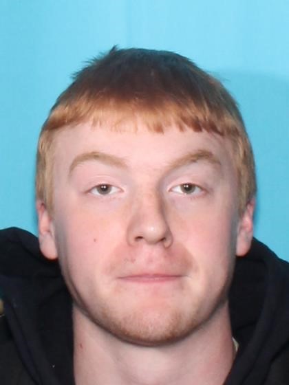 Police responding to emergency situation in Morrisville involving reports of gunfire. Police not aware of any significant injuries, but suspect Henry Lovell, 24, of Morrisville is at large, believed to be armed &amp; dangerous. Call 911 if you see him. MORE: vtstatepolice.blogspot.com/2023/04/police…