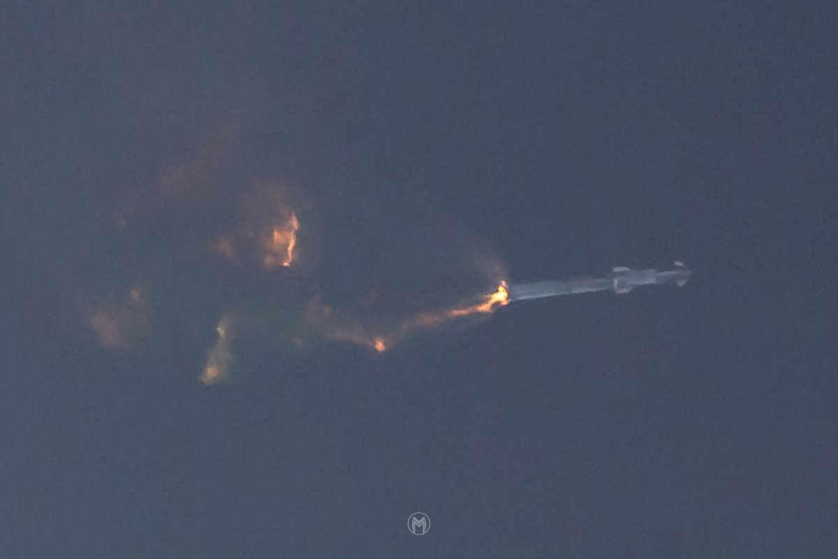 manumazzanti's tweet photo. Un brindis por #Booster7 y #Ship24, que se sacrificaron en aras de más y mejores #Starships por venir.
Salud! https://t.co/ZPLBydVd1F