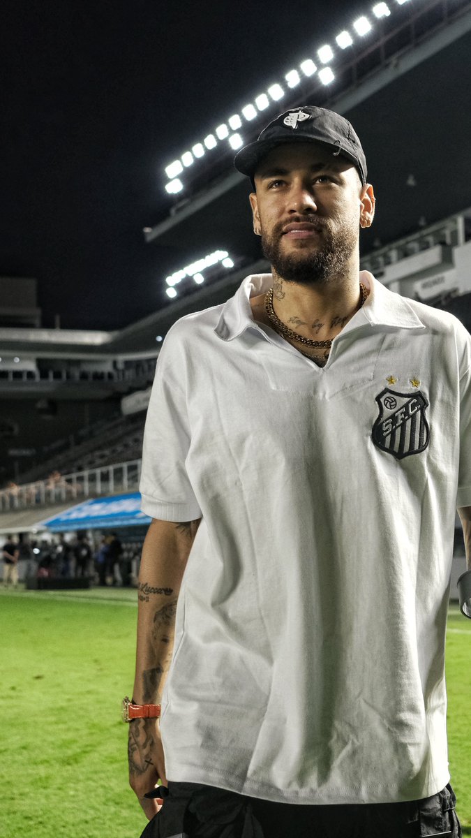 SantosFC's tweet photo. Mais uma foto do @NeymarJr no Templo Sagrado pra nação santista 🥹🤍 https://t.co/MpdIrXLr8V