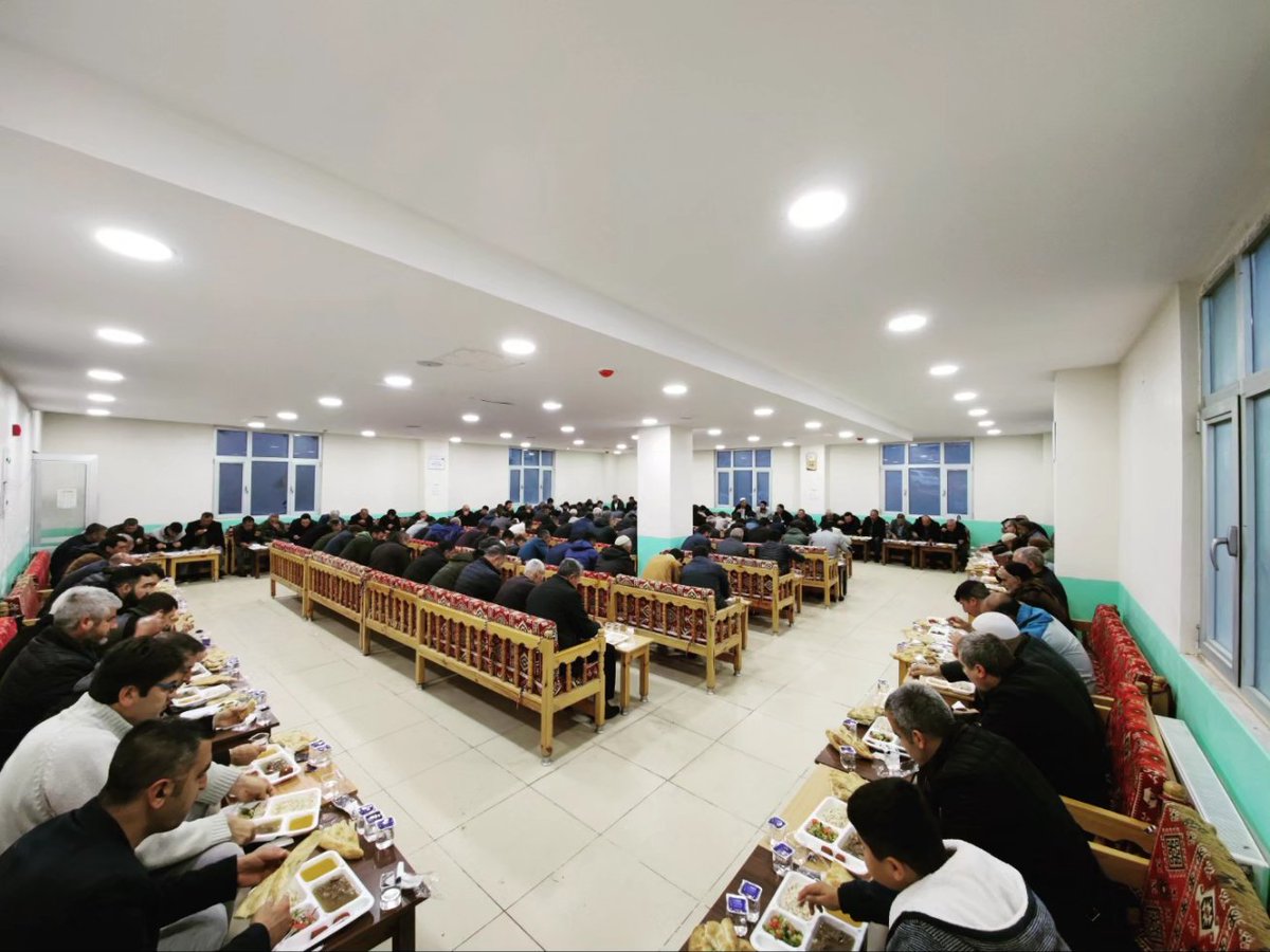 karazder's tweet photo. KARAZ-DER iftar davetine icabet eden değerli Karaz halkına teşekkürler. https://t.co/vUexqkvpvR