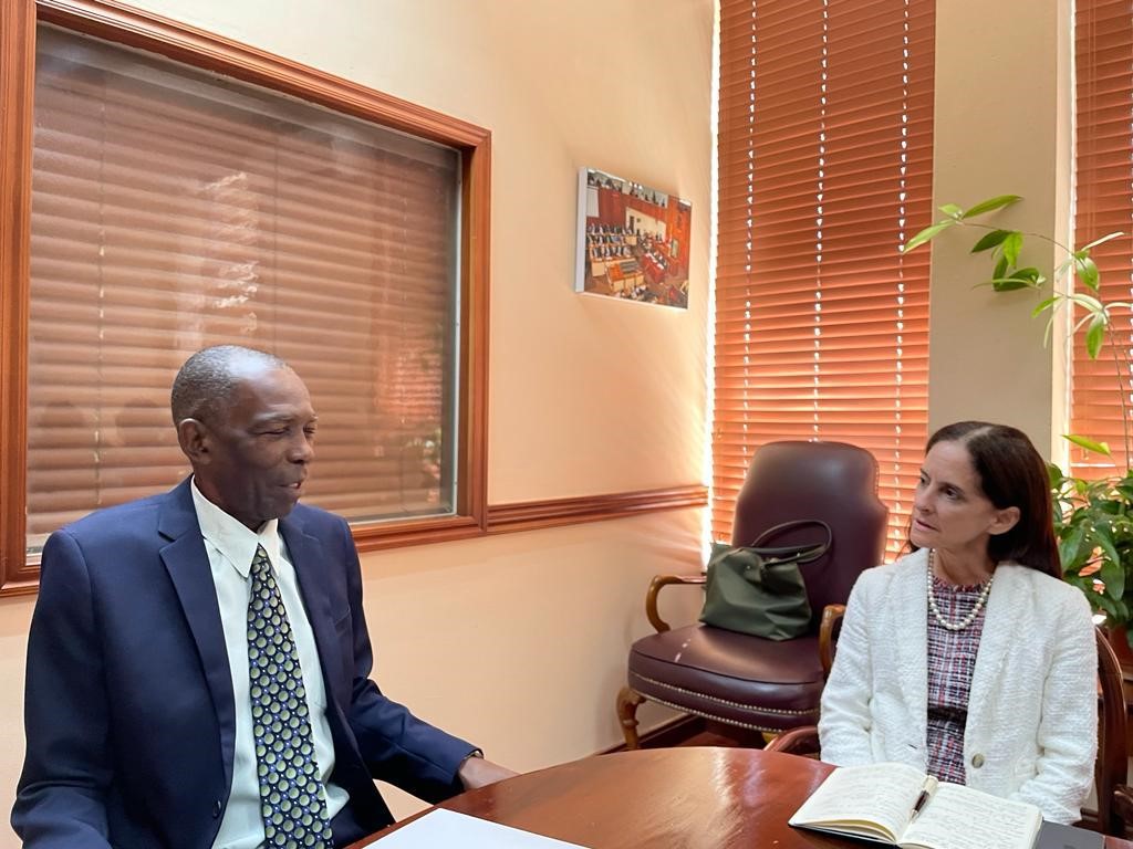 ljmaguire's tweet image. Interesting discussion with @MTMJamaica on how the #developmentminerals industry is driving job creation and economic growth. I highlighted the role of @EUinJamaica &amp;amp; @PressACP in leading this work in 🇯🇲with a strong focus on climate &amp;amp; gender equality.