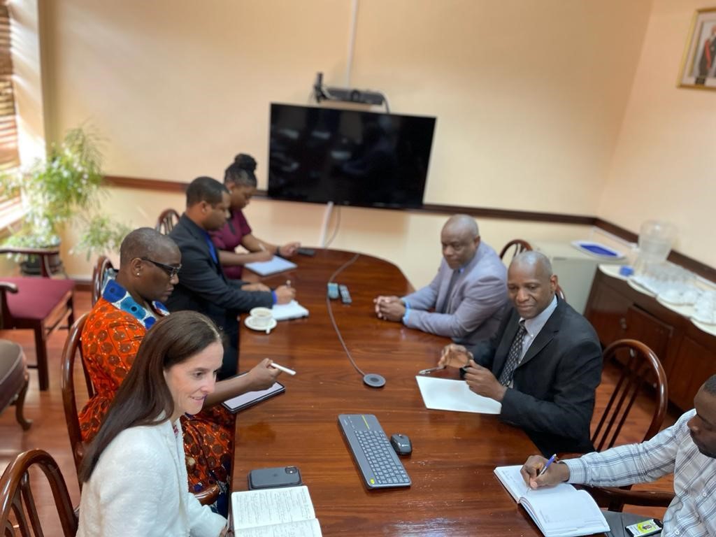 ljmaguire's tweet image. Interesting discussion with @MTMJamaica on how the #developmentminerals industry is driving job creation and economic growth. I highlighted the role of @EUinJamaica &amp;amp; @PressACP in leading this work in 🇯🇲with a strong focus on climate &amp;amp; gender equality.