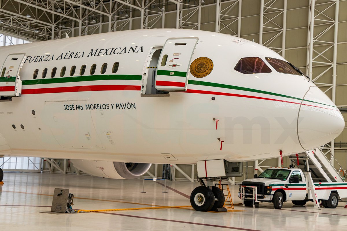 SinReservasInfo's tweet photo. El presidente Andrés Manuel López Obrador, anunció la venta del avión presidencial TP-01, a la República de Tayikistán por 1,659 mdp.
✈️ https://t.co/pKKatELQKT
#SiriusMX #Noticias #Aviación #Defensa #SEDENA #AviónPresidencial #TP01 #XCMEX #Boeing #B787 #Tayikistán https://t.co/uvyziGKzT6