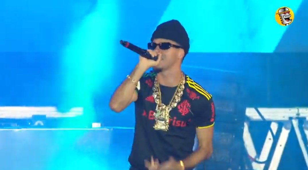 osgurisdors's tweet photo. L7nnon fazendo show com a camisa do Inter e com o nome do taison
#podpah https://t.co/og6MxXG6CI