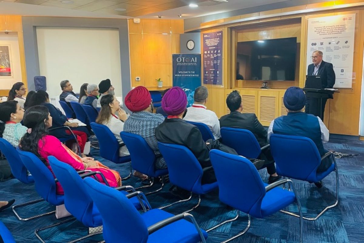 travelobiz's tweet photo. VisitBritain And OTOAI Conduct UK Visa Workshop At British High Commission

#BritishHighCommission #India #NewDelhi #OTOAI #TourOperators #UKVisa #UKVI #VISA #VisaWorkshop #VisitBritain

https://t.co/pS0ZVvO0xV https://t.co/fBV1Dp9gzi
