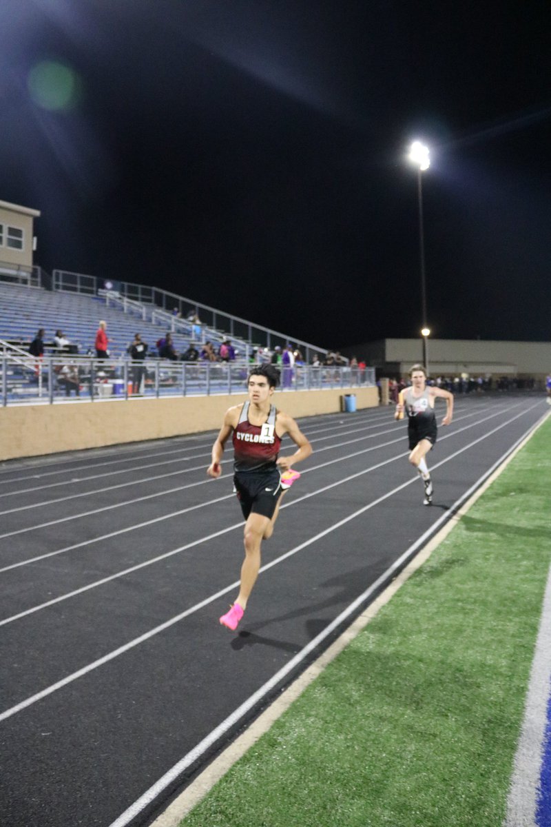 river_hardman_'s tweet photo. 04/18/23
Wampus cat invitational
Very windy day with gusts of 15 to 25mph made it challenging to pr in the 800m but got a new 4x4 pr with a time of 3:24! 
800m- 1:54.74
4x4 split- 49.7
#run #college #scolaships #distance #track #trackandfeild #Arkansas #classof24 https://t.co/h00Pc4V8Rq