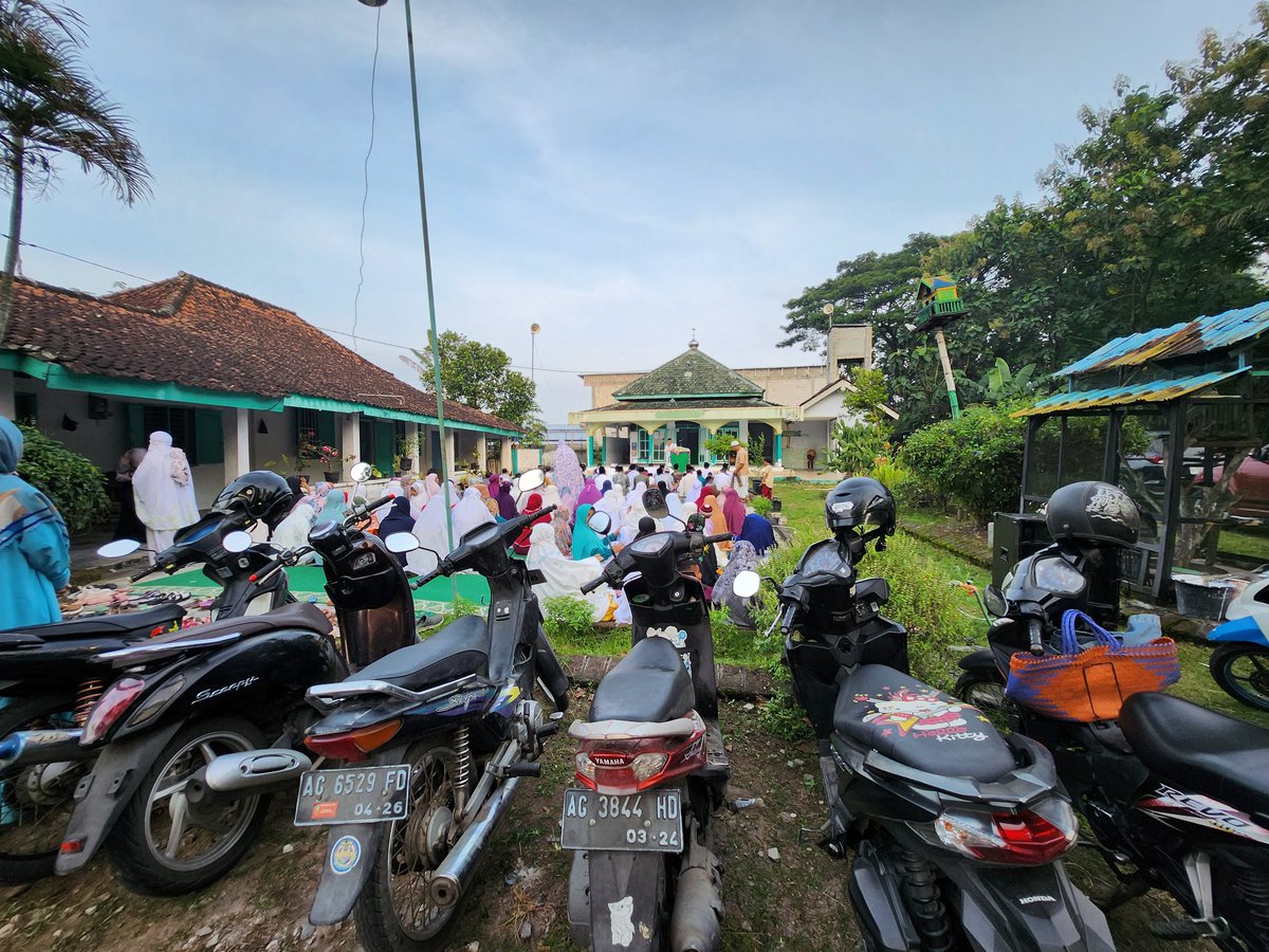 bangchoenn's tweet photo. Militansi menjaga marwah Majelis Tarjih..

#Muhammadiyah
#IdulFitri21April
#MerayakanPerbedaan
#IslamMempersatukan https://t.co/6m3OIH4wlq