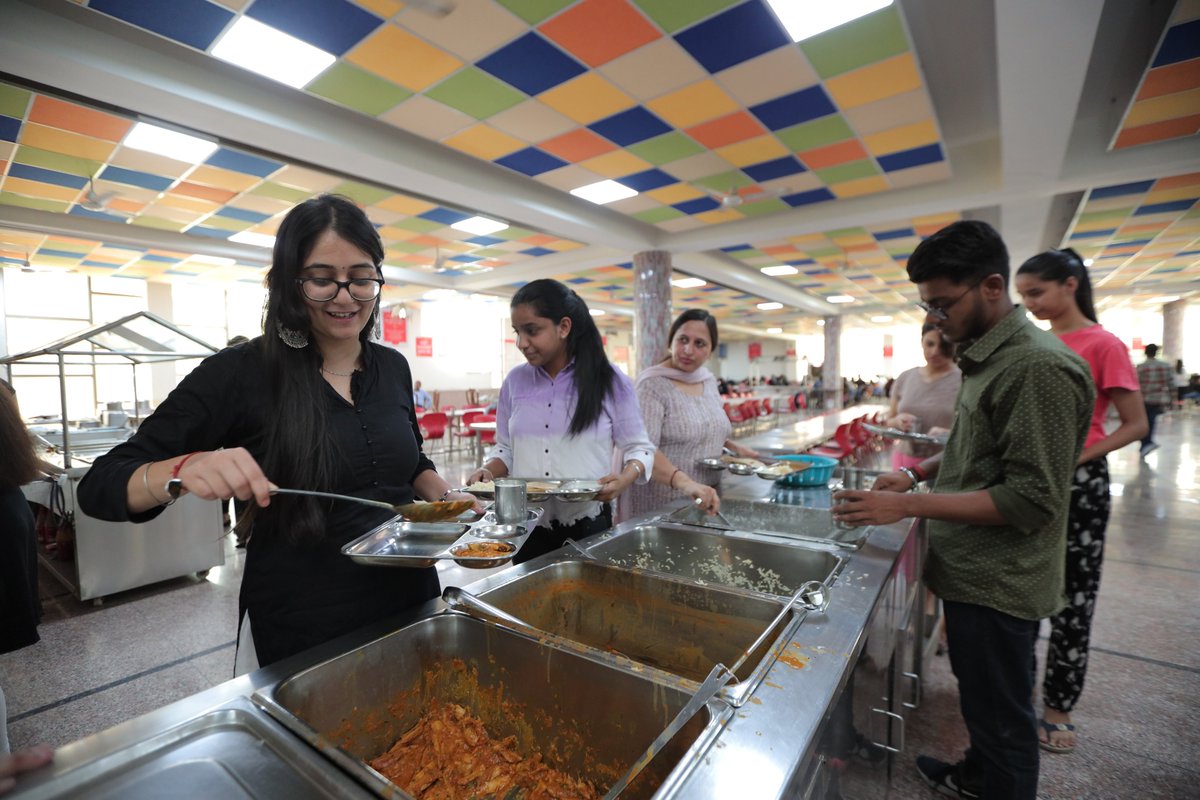 GatewayIn's tweet photo. Gateway College Cafeteria &amp; Mess provides healthy and delicious meals to the students and staff. We offer a range of nutritious and tasty food items to choose from. The cafeteria and mess are managed by experienced chefs and staff. 

#gatewayeducation #GIET #GCAD #bestcollege https://t.co/WaG7dfURMI