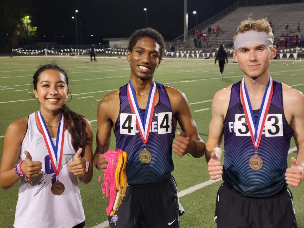 Coach_Kowalski's tweet photo. Distance crew making it out of Area in all events! Ami in the 3200 and 1600, Tyler in the 800 and 1600, and @DagoatIbrahim in the 3200 and 1600!!! #WeAreFu1shear https://t.co/QfGorKXZXL
