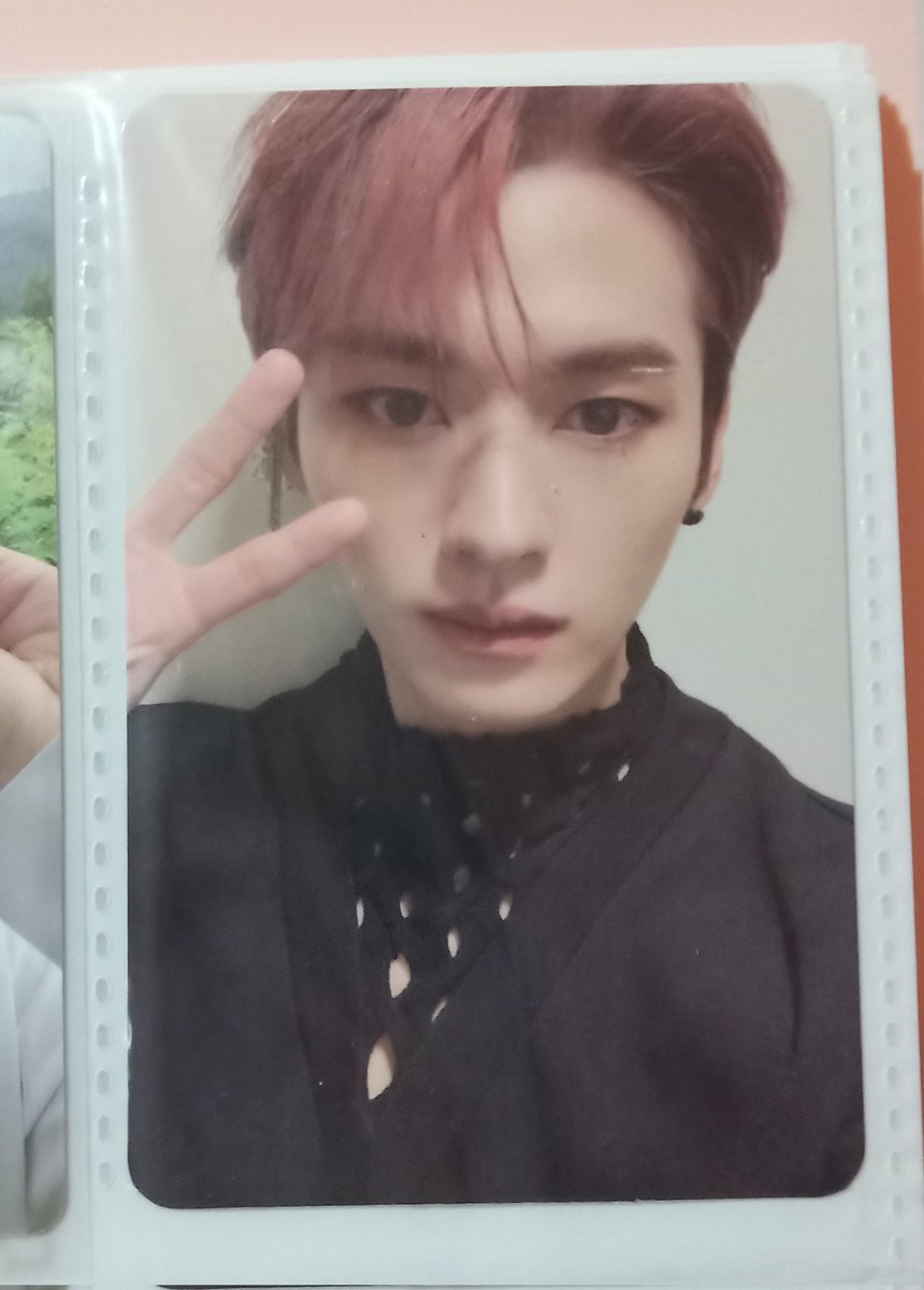 klabph_'s tweet photo. WTS/LFB

STRAY KIDS Lee Know album pcs
- Php 500 set
- Onhand
- Mint condition (will dm videos if interested)

Shopee co or lalamove/grab
Gcash MOP, no COD.
#StrayKids #LeeKnow https://t.co/lGXTb2KCh2
