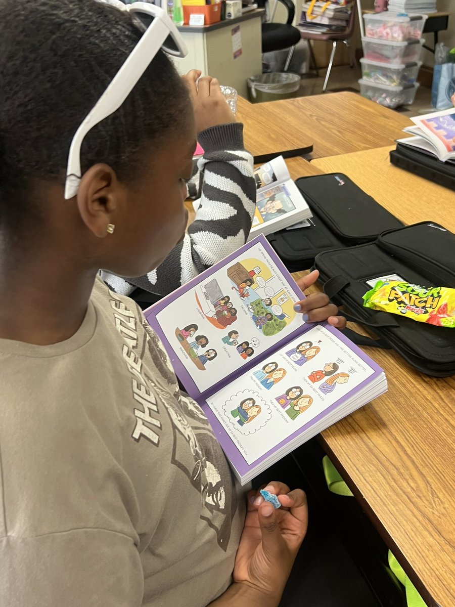 CHES_TAG's tweet photo. When the teacher loves ♥️ graphic novels, the students get to share in on the joy of reading!! Silent Reading time went so well today that I almost didn’t want to stop it! The students were READING!!!
#CHESREADS #ReadersareLeaders #graphicnovelsmatter #thejoyofreading https://t.co/c3pyi4joY8