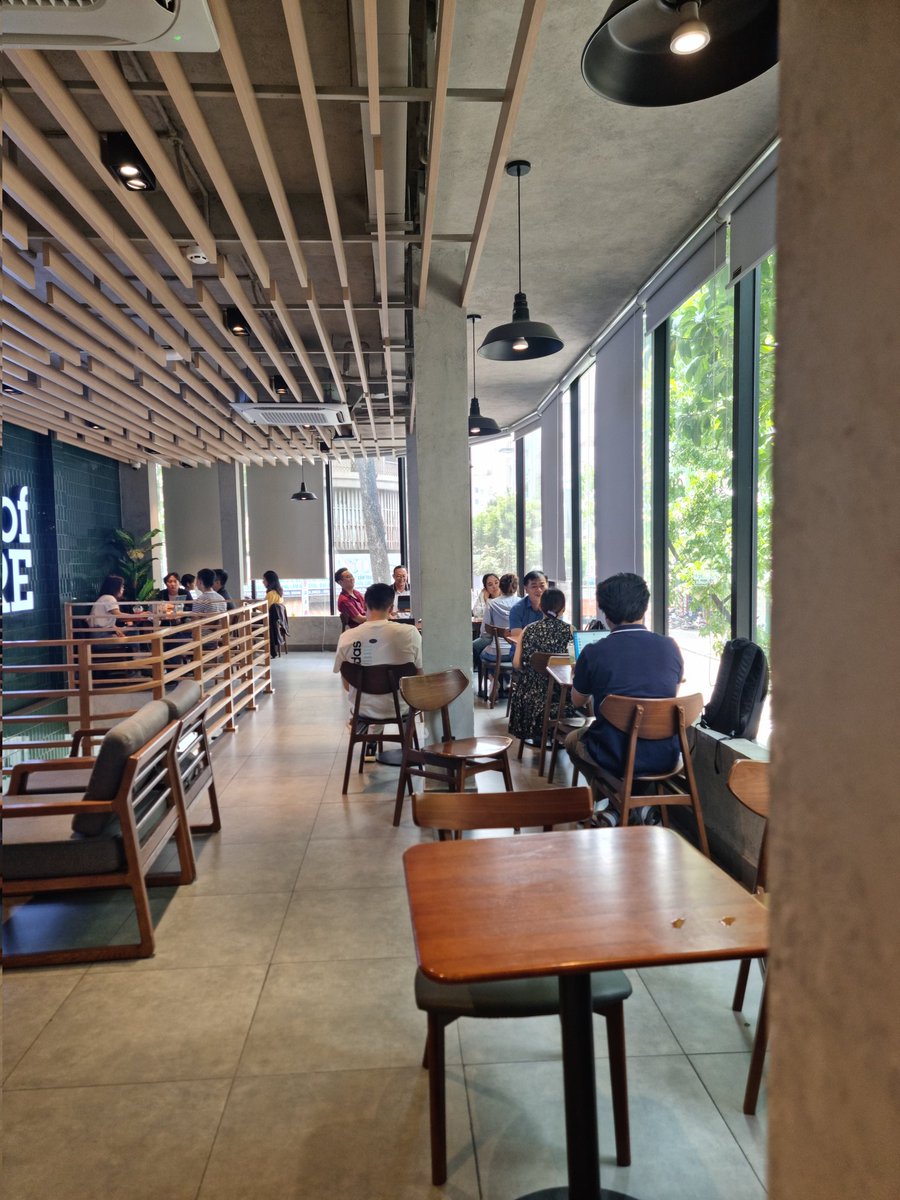 passportnstamps's tweet photo. Just landed in Ho Chi Minh City! Ready to explore everything this city has to offer, from crazy busy streets to coffee culture.

If you have any tips, suggest in the comments! #hcmc #Vietnam #Travel https://t.co/9ftk9bFlSo