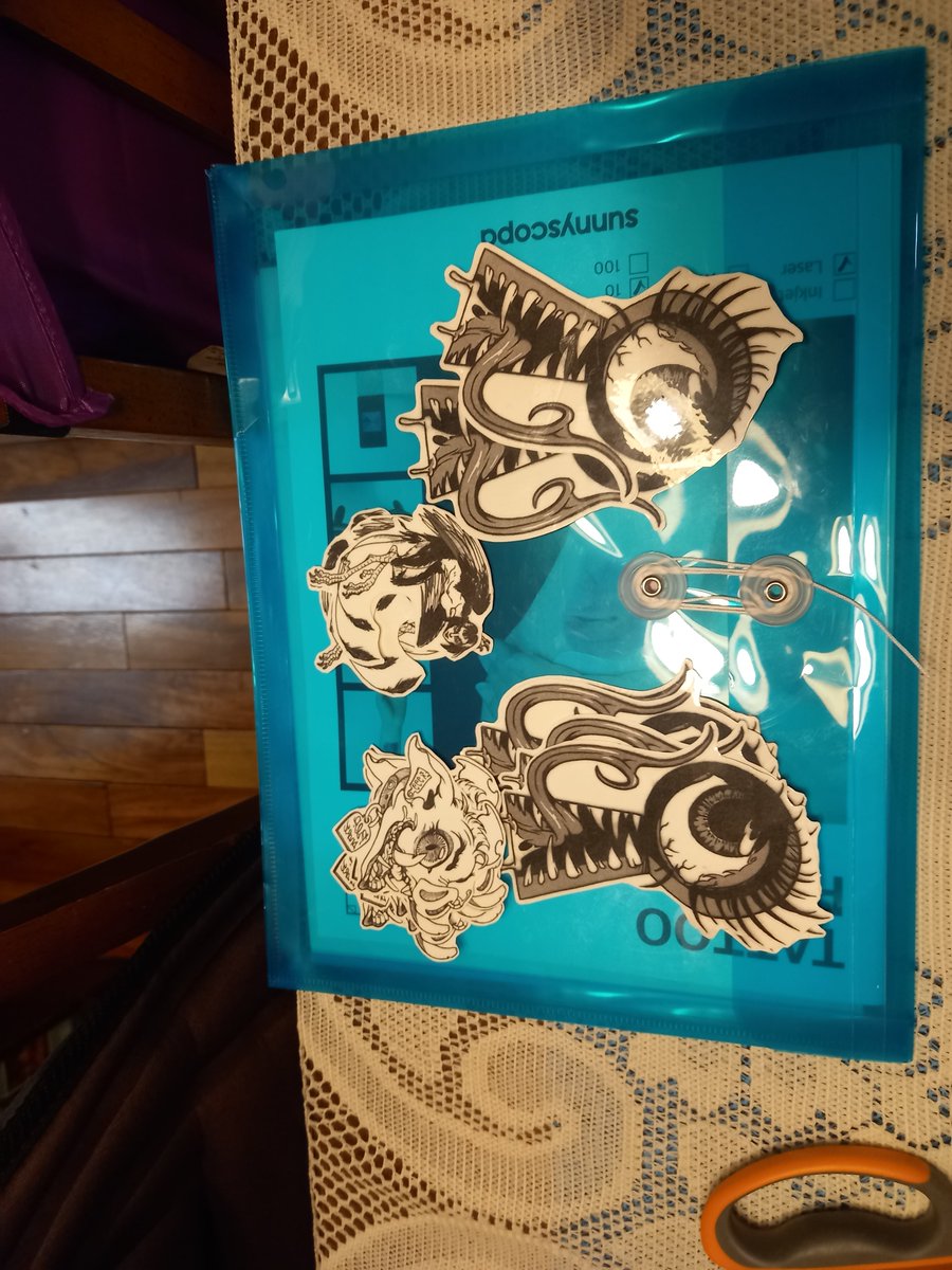 Boper9_Art's tweet photo. Some art endeavors lately -

Temporary tattoos, theater poster, editorial concept illo. https://t.co/RixkSWwZbh