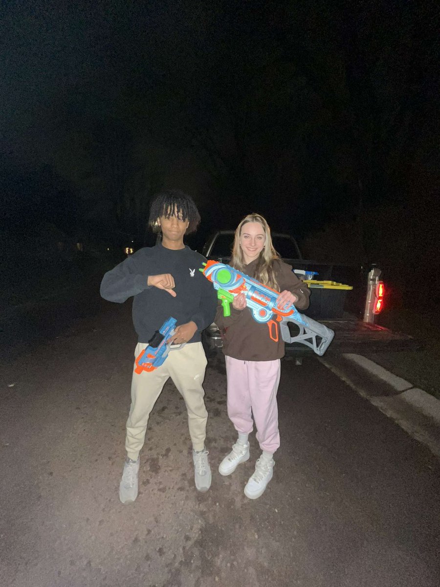 Pubetwisternerf tweet media