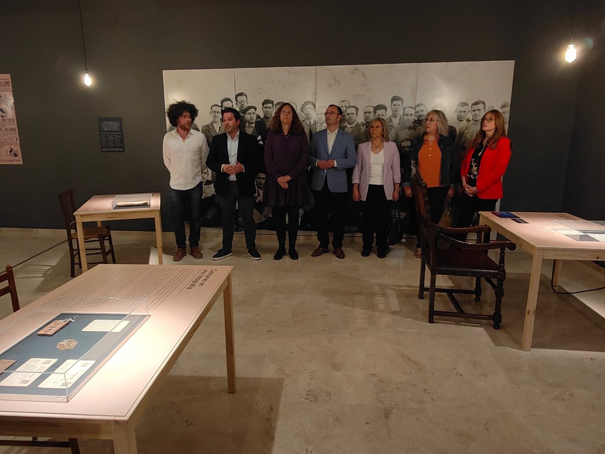 AlfnsArag's tweet photo. Ahir vaig participar a Puertollano a un acte magnífic de reconeixement a les dones de Ciudad Real que van patir presó a les Oblates de Tarragona. https://t.co/PBfIpOsIYG