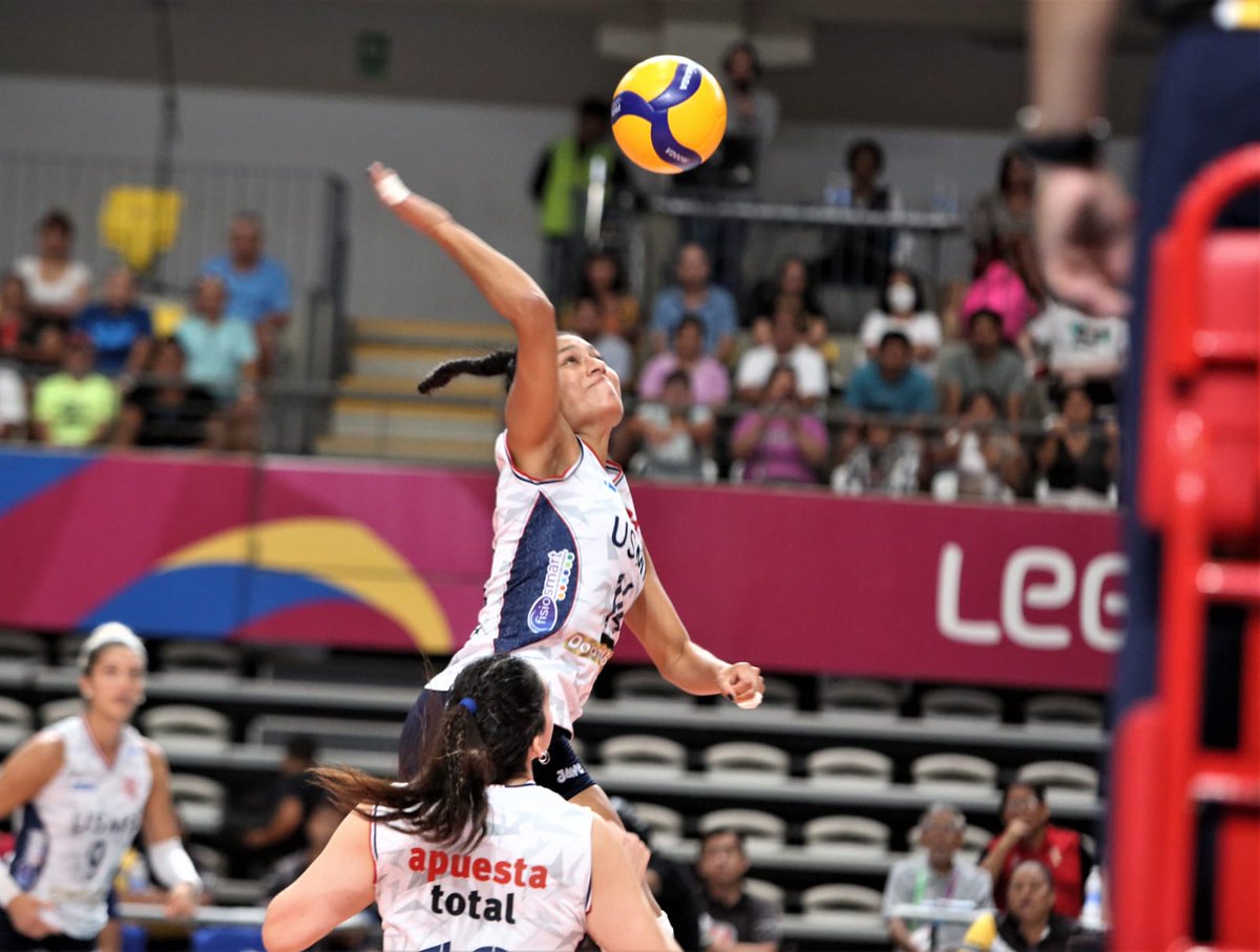 LPVBetsson's tweet photo. πΌοΈImΓ‘genes del partido entre @USMPVoleibol π Jaamsa
π· @fpv.pe
.
.
.
#ApuestaTotal
#MovistarDeportes
#Legado
#IPD
#Triathlon
#NewAthletic
#Depor
#SanCarlos https://t.co/DOI71Cnhih