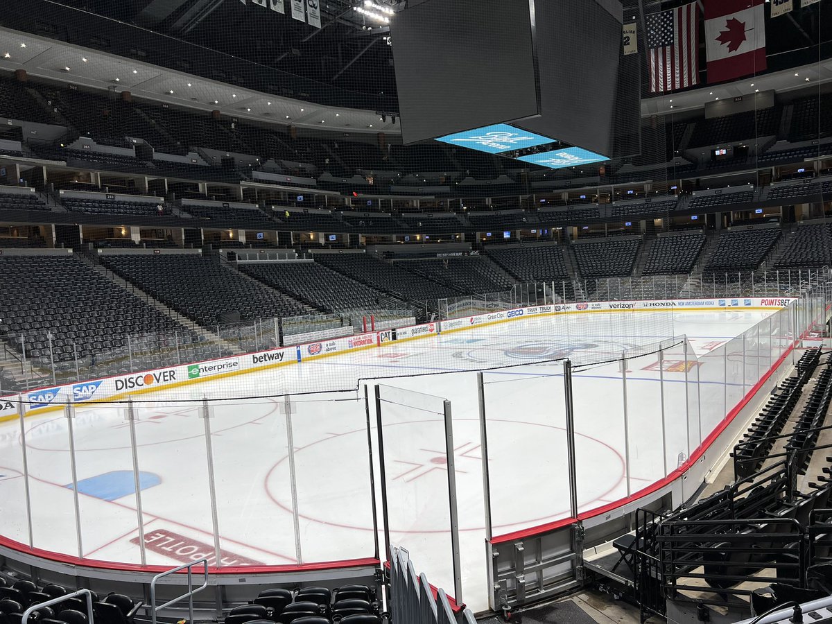 DMacSportsCO's tweet photo. Finished my piece for https://t.co/Cq4fBE2Z1m. It will tell the tale of an unexpected hero who didn’t even wear skates. Ending a really cool week of action at Ball Arena. Unique and likely not to be replicated soon. Glad to be a witness https://t.co/sxysDac8rw