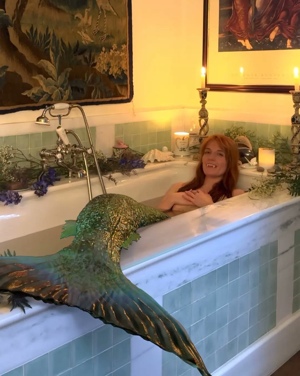 flomachinenews's tweet photo. 'Mermaids' is out everywhere now! Be sure to stream or purchase wherever you get your music!

https://t.co/8Z3xSiVR6W / https://t.co/jufk844ym6

Produced, Written and Performed by Florence Welch and Dave Bayley of @GlassAnimals. https://t.co/sF8lOq4ngR
