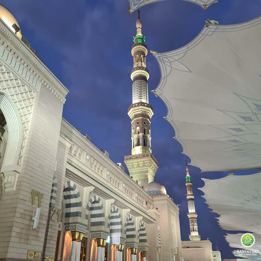 Hadithoftheday's tweet image. The Mercy to Mankind, the Prophet (SAW) taught us so much. How to pray, to fast, to celebrate Eid and be one Ummah. Send blessings upon him on this blessed Jummah. May Allah accept all your Ramadan efforts - Ameen!

Photo: Yasine