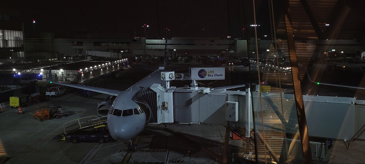 Office view today en route LAS -> LAX -> SYD

Crew at <a href="/AmericanAir/">americanair</a> taking good care of me after sorting out three flight cancellations so far.. 

Even 1st class can't beat engineering problems or bad weather ot seems..

Half a day catching up on work in the 1st class lounge :-)