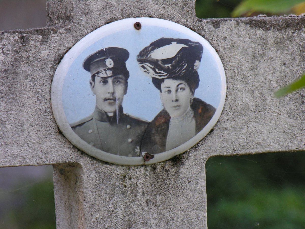 stefdesvosges's tweet photo. Photos du jour avec le cimetière russe de Sainte-Geneviève-des-Bois https://t.co/j1tpI6Z5xT