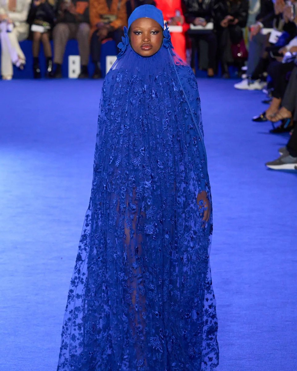 RayferTuBebe's tweet photo. Doja Cat en un fantasía surrealista azul en la portada de L'Officiel Art #THEARTISSUE en su edición de primavera 2023, toda el fashion statement que me encanta, me sirvió MODA
Fotografía de Greg Lothes
Estilismo de Bretta Lannelson
Off-White https://t.co/VBQP31ZOvX