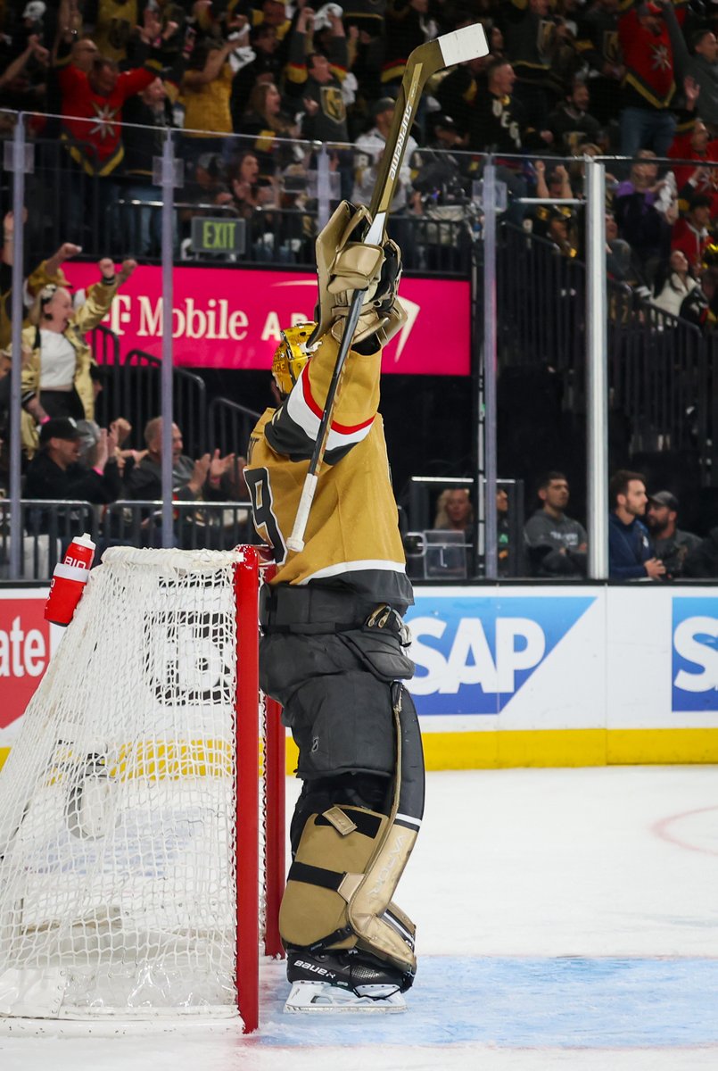 GoldenKnights's tweet photo. LB was all of us when Jack scored 🥹 https://t.co/WrwifW7Ap3