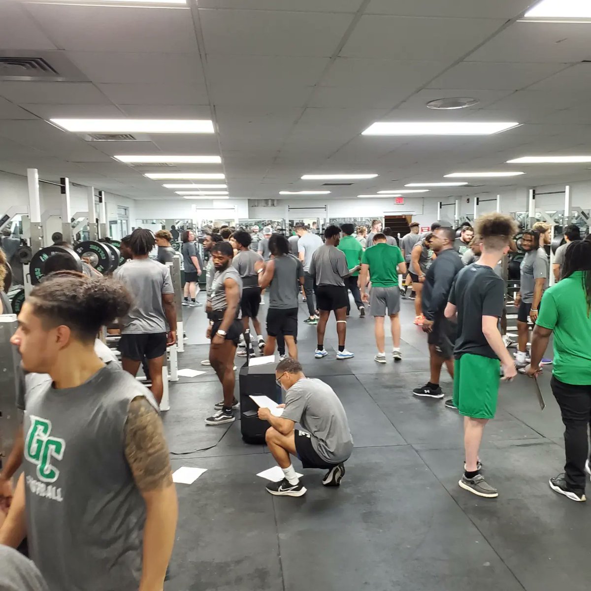 coach_card's tweet photo. These men got after it tonight! Had some hittin 500+  what s great night for the Lift-A-Thon. #BuildTheBoro #BoroStrong https://t.co/u4jetiLjDP