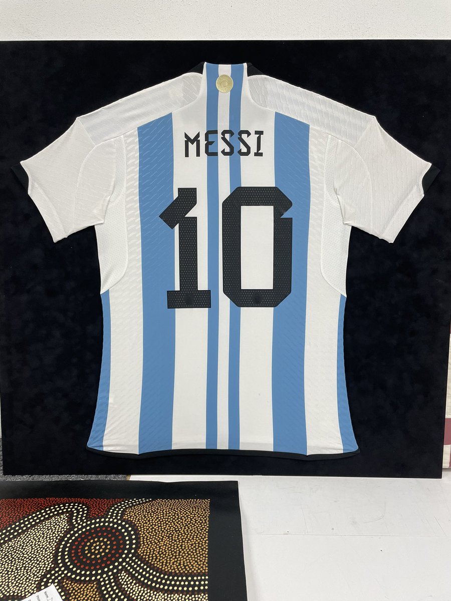 DrSpilkus's tweet photo. @EloyRoom Had the honor of working on the framing for this jersey. https://t.co/WmUfiYCZwO