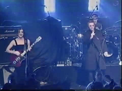 NIVEROCK's tweet photo. Estar en un concierto de cualquier banda es algo extra que cierra el ciclo de lo que nos gusta y escuchamos de su música , y se agradece porque no siempre se puede ver a tus bandas en vivo.

Gracias #Placebo pues me has acompañada por mas de 20 años 

“Without you I’m nothing” https://t.co/9VJ3JAvcuP