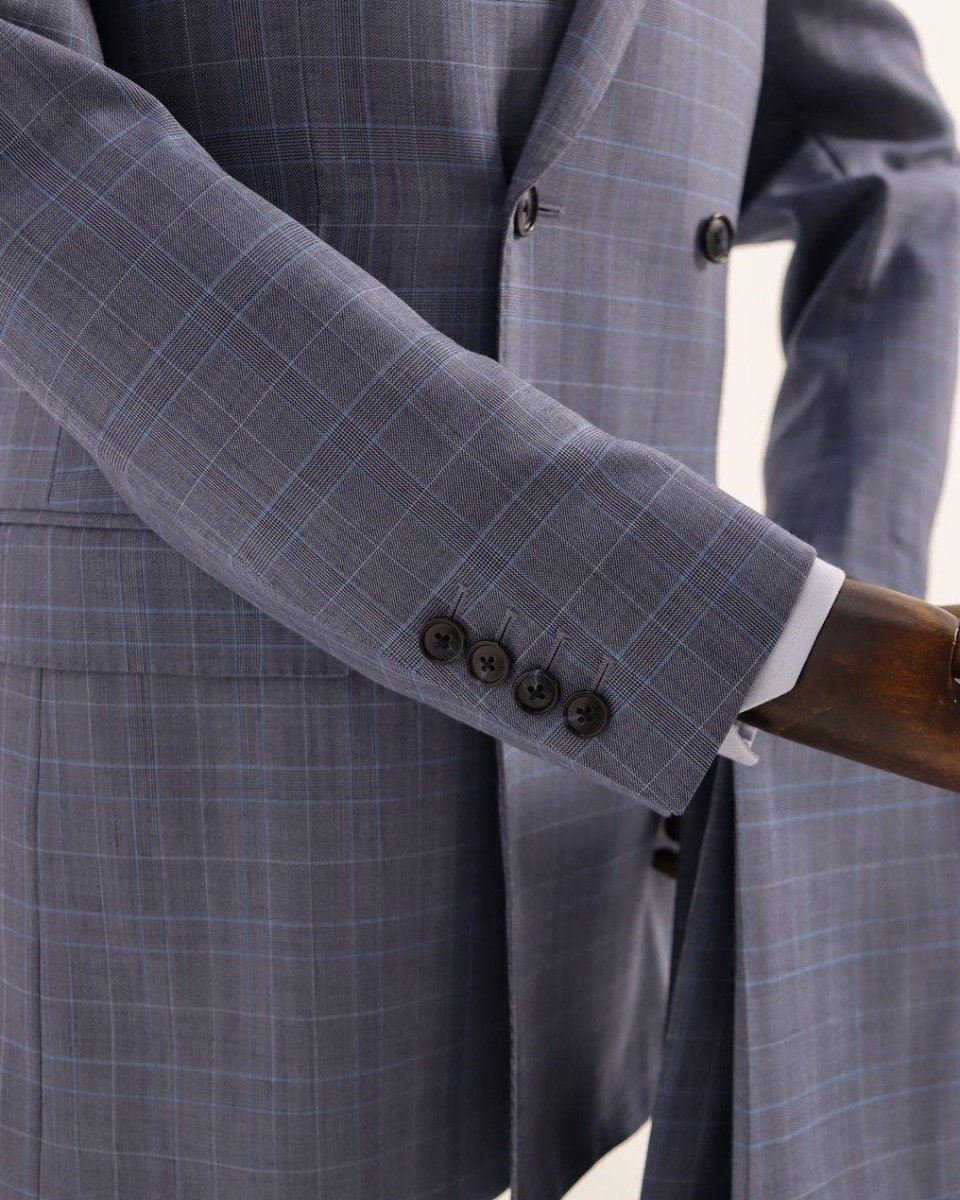 Костюм из магазина – как униформа. Это одна модель для всех.
Тогда как костюм индивидуального пошива – это создание своего, индивидуального образа и стиля🪡

«Императорский портной» предоставляет своим клиентам пожизненную гарантию на костюмы💯