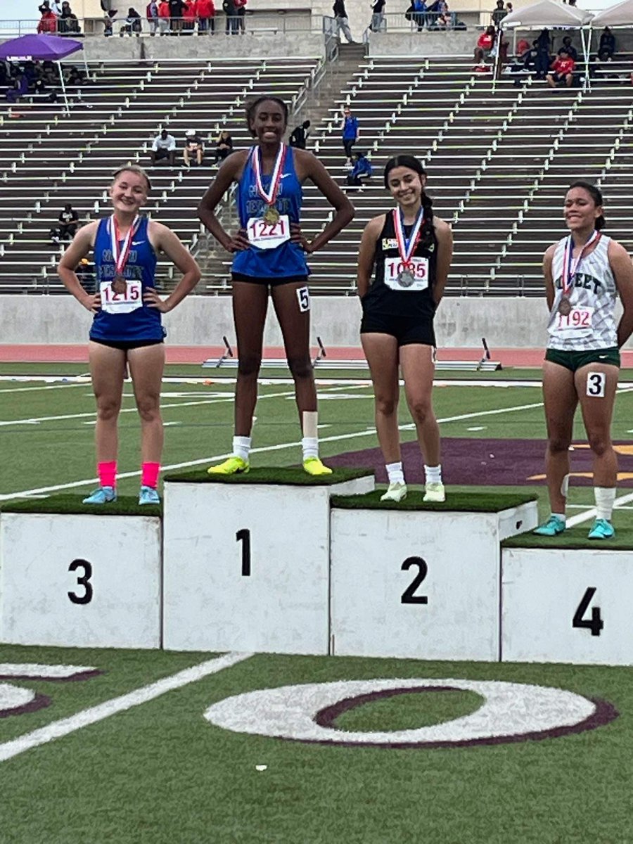 NorthMesquiteHS's tweet photo. Haven Crabb place 3rd in the 800m Run with a 2-second personal best time.

Talyn Leake placed 3rd in the triple jump and 3rd in the 300m hurdles. Leake also secured the Area Champion title in the 800m run. 

Congratulations Ladies!#NorthSidePride #MadetoExcel https://t.co/3ADDQnq715