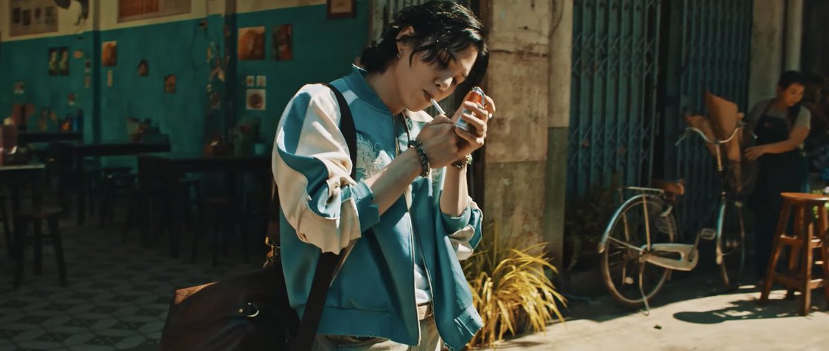 เนื้อเพลง Haegeum ในอัลบั้ม D-DAY ของ Agust D ที่ใช้โลเคชั่นถ่ายเอ็มวีในเมืองไทย 

" เสรีภาพในการแสดงออกอาจเป็นเหตุผลสำหรับความตายของใครบางคน แล้วคุณยังพิจารณาเสรีภาพนั้นอยู่มั้ย?"