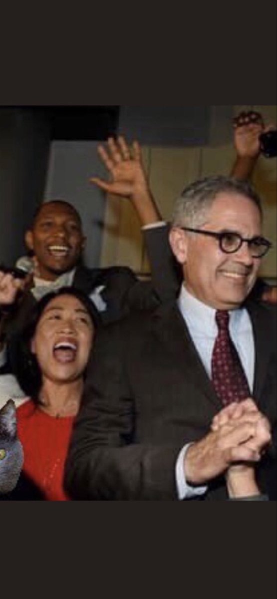 @HelenGymPHL You’re a #DefundThePolice loser!  Here’s a picture of Seattle Helen with her favorite #DefendThePolice mentor  ‘Let ‘em loose Larry!’ @DA_LarryKrasner