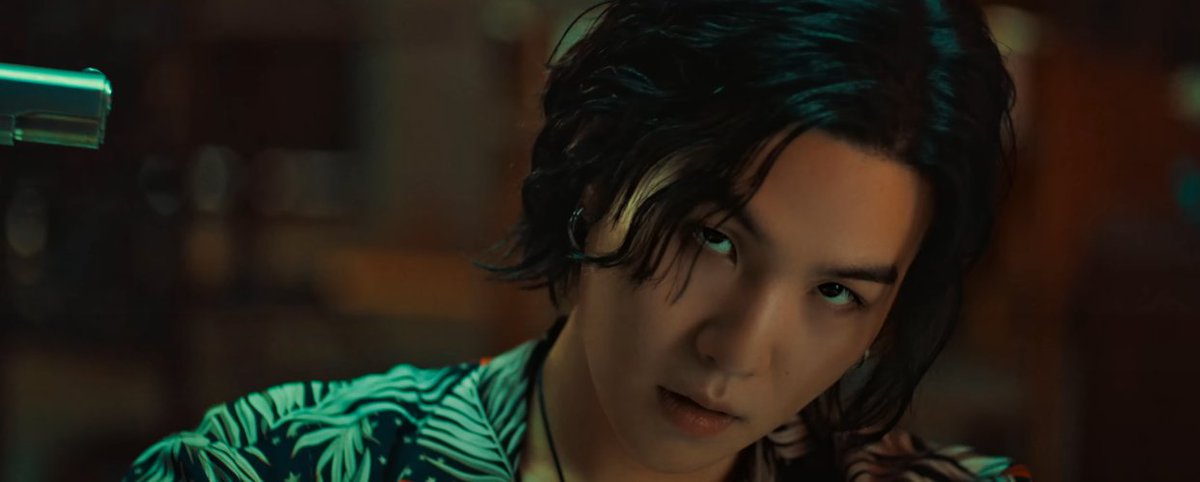 smfz13613's tweet image. WOW 😳😳🔥🔥 
Este MV es Increíble y ni hablar de la canción 😳🔥🔥 
Sream Heageum (해금)
Stream D-DAY
D DAY OUT TODAY
#SUGA
#STREAMDDAY
#STREAMHEAGEUM
#DDAY
#AgustD_DDAY 
#AgustD 
#AgustD_Haegeum
#AgustD 
#D_DAY 
#해금 
#Haegeum
#슈가 
youtu.be/iy9qZR_OGa0
