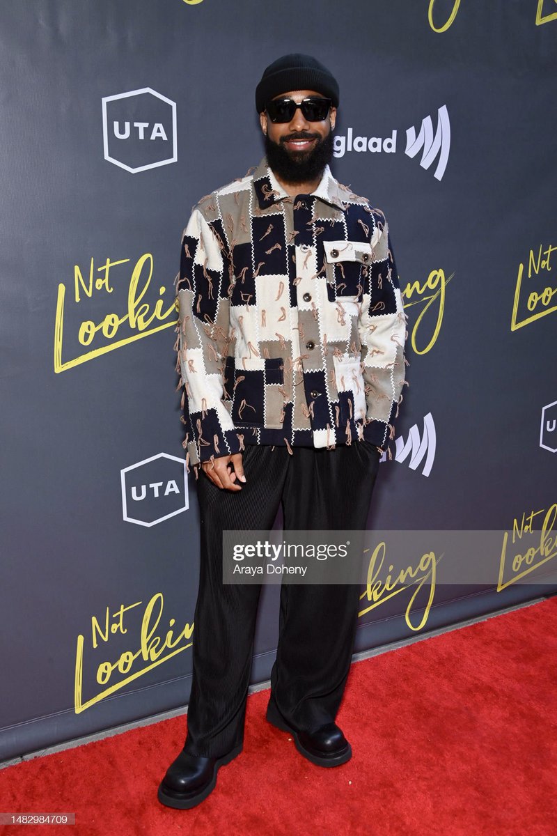 notlooking_ts's tweet photo. LA Private Screening in Partnership w/ @glaad &amp; @unitedtalent - 4.17.2023
#NotLooking #ShareBlackStories https://t.co/clZ8xx4KdY