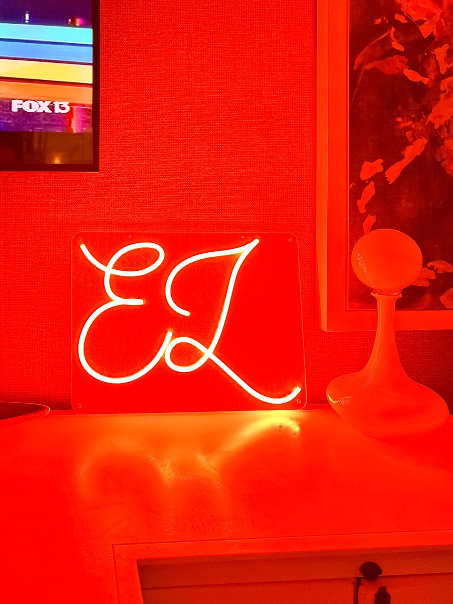 The Executive Lounge tweet media