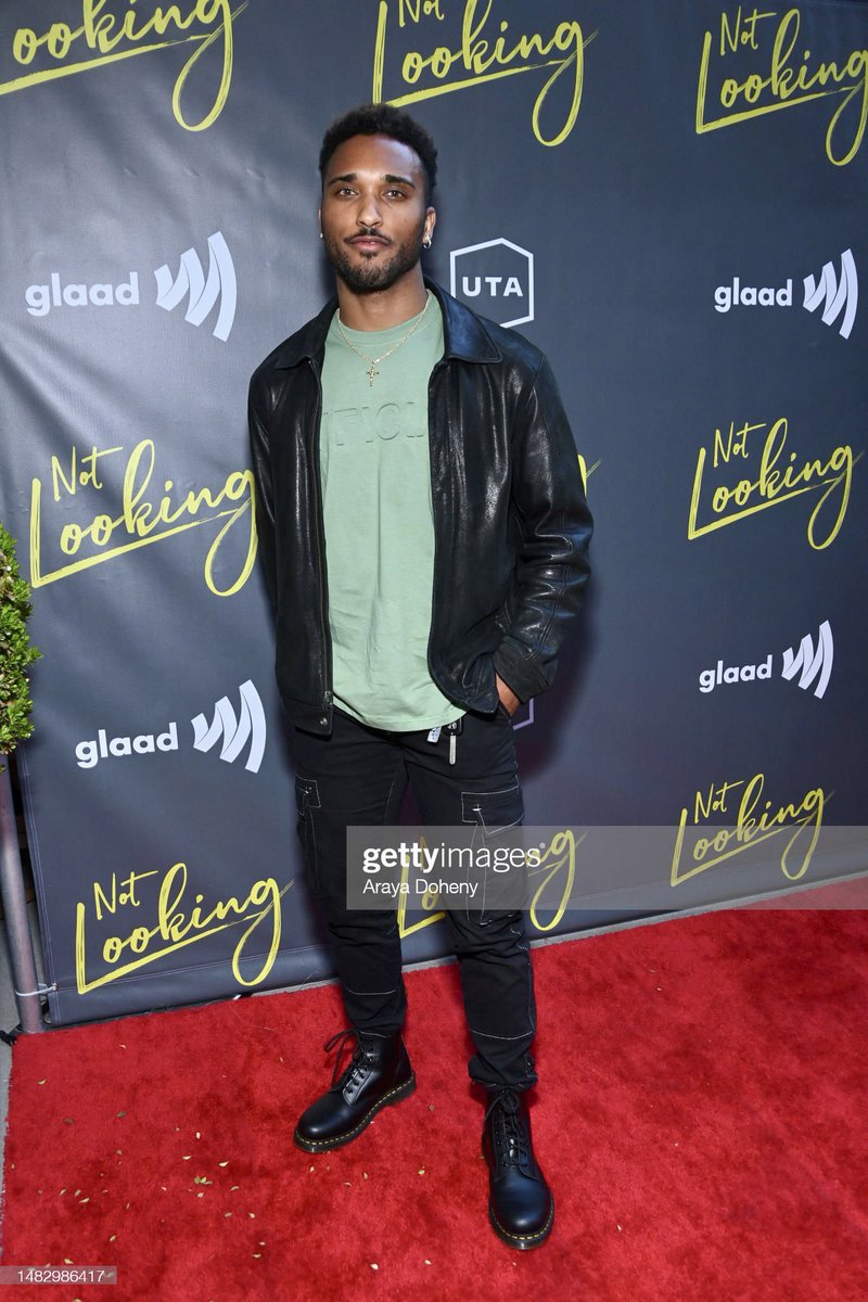 notlooking_ts's tweet photo. LA Private Screening in Partnership w/ @glaad &amp; @unitedtalent - 4.17.2023
#NotLooking #ShareBlackStories https://t.co/G79pRk9W1u