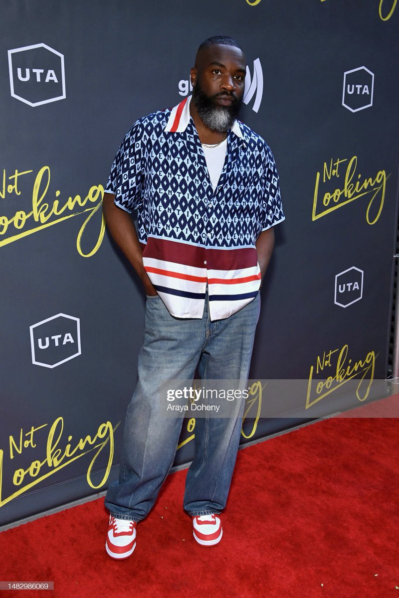 notlooking_ts's tweet photo. LA Private Screening in Partnership w/ @glaad &amp; @unitedtalent - 4.17.2023
#NotLooking #ShareBlackStories https://t.co/Xv2izCCDqB
