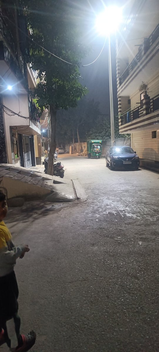 sundriyaldeepak's tweet photo. @CommEDMC @OberoiShelly @ArvindKejriwal @DelhiPolice @ManojTiwariMP, Respected all its a humble request please take necessary action by removing this dangerous ramp made in between the road. Shahdara, shri ram nagar https://t.co/HV4o3Yfr8M