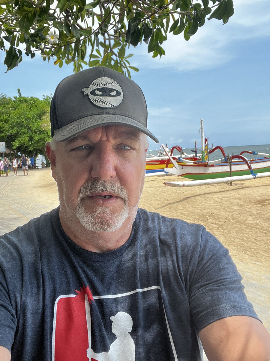 Lapew64's tweet photo. Spreading the Ninja word here in Sanur Bali #worldwidepitchingninja @PitchingNinja https://t.co/yWu5TAzRS6