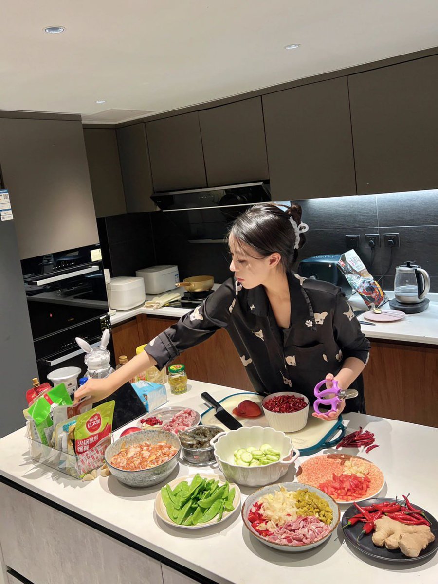 NancyTrollpoe2's tweet photo. Cook by yourself and eat by yourself 🥲🥲 https://t.co/Y35OJuDpxA