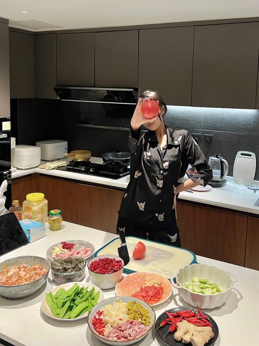 NancyTrollpoe2's tweet photo. Cook by yourself and eat by yourself 🥲🥲 https://t.co/Y35OJuDpxA