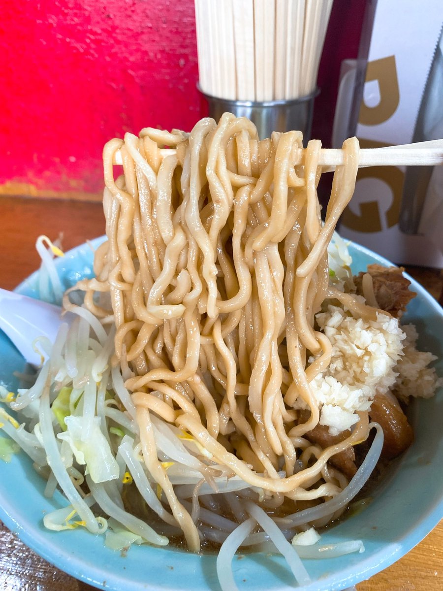 平和島
ラーメン髭さん初訪🍜✨

チャーシューメン注文👆💓

念願でずっと
行きたかったお店🫶❤️

お店の雰囲気に
ドキドキソワソワ:( ;˙꒳˙;):💦笑

美味しかったჱ̒  ｰ̀֊ｰ́ )👏✨