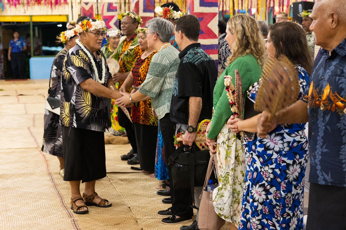 We often speak of the Pacific family and Tuvalu warmly welcomed us as family with a vibrant and colourful Fatele celebration.   Thank you Tuvalu for your partnership, and for a wonderful State dinner with Governor-General Tofiga Vaevalu Falani and Cabinet Ministers.