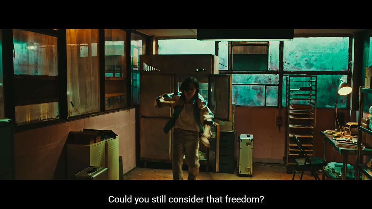 "อิสระในการแสดงออก
อาจเป็นสาเหตุการตายของใครบางคน
แล้วยังเรียกมันว่าอิสระได้อีกหรอ?"

ขนลุกกับท่อนนี้มากจริง แล้ว MV นี้ถ่ายที่ไทย..
#Haegeum